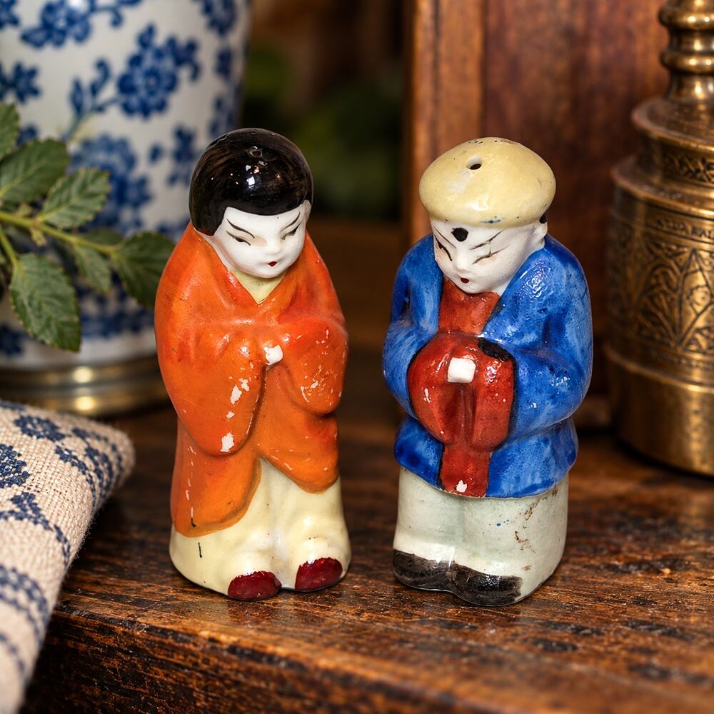 Vintage 1950s Japan Asian Couple Salt Pepper Shakers Hand Painted 3.5"